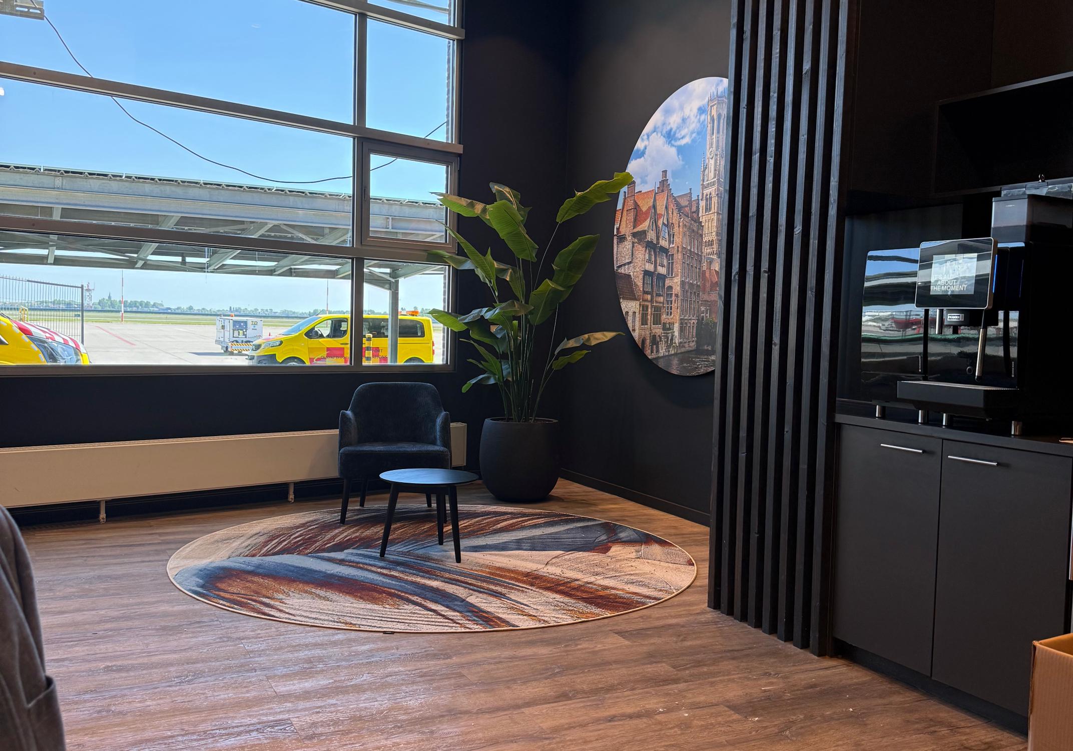 Horizon Lounge, Ostend–Bruges International, Belgium Horizon Lounge, Ostend–Bruges International, Belgium