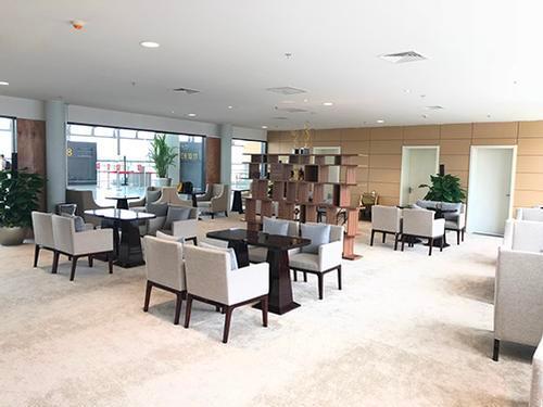 First Class Lounge