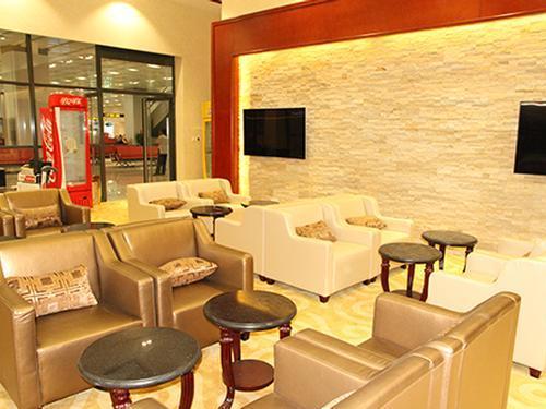 First Class Lounge (No.15)