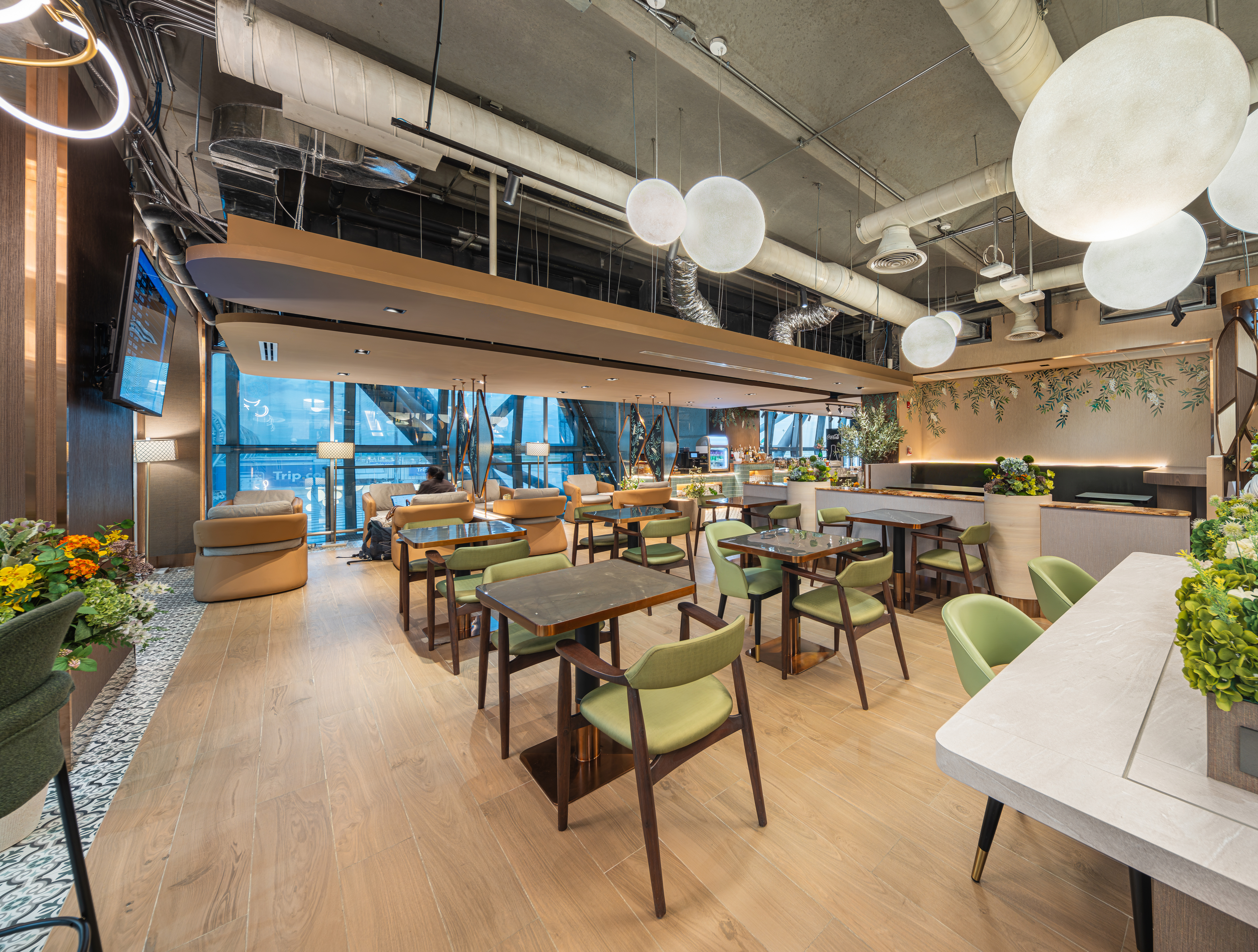 Miracle First Class Lounge, Bangkok Suvarnabhumi Intl, Thailand Miracle First Class Lounge, Bangkok Suvarnabhumi Intl, Thailand