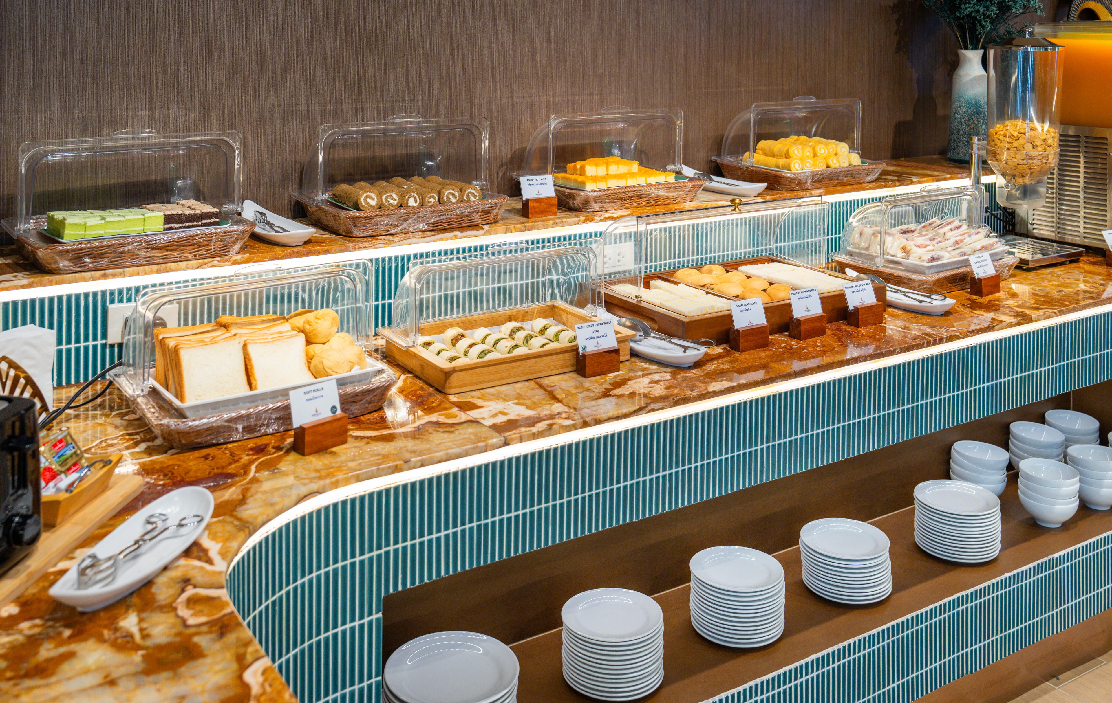 Miracle First Class Lounge, Bangkok Suvarnabhumi Intl, Thailand Miracle First Class Lounge, Bangkok Suvarnabhumi Intl, Thailand