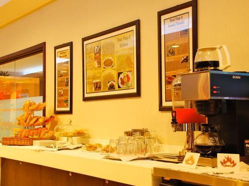 Club Kingston, Kingston Norman Manley Int'l Club Kingston, Kingston Norman Manley Int'l