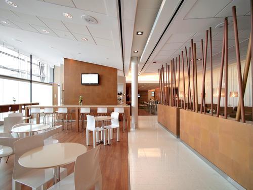 TD FIRST CLASS LOUNGE TD FIRST CLASS LOUNGE