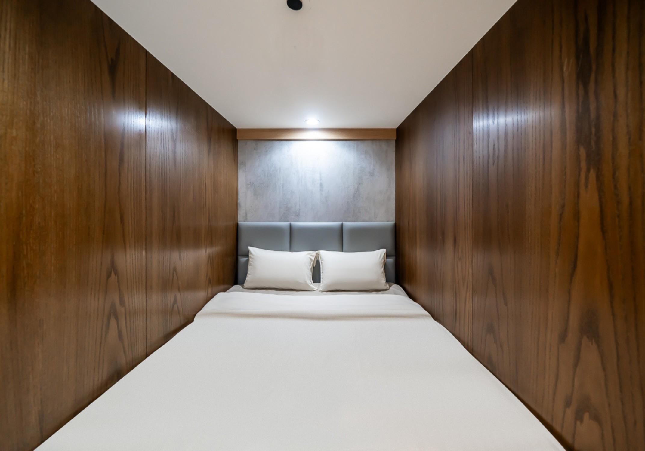 Sleepover, Dubai Intl, United Arab Emirates Sleepover, Dubai Intl, United Arab Emirates