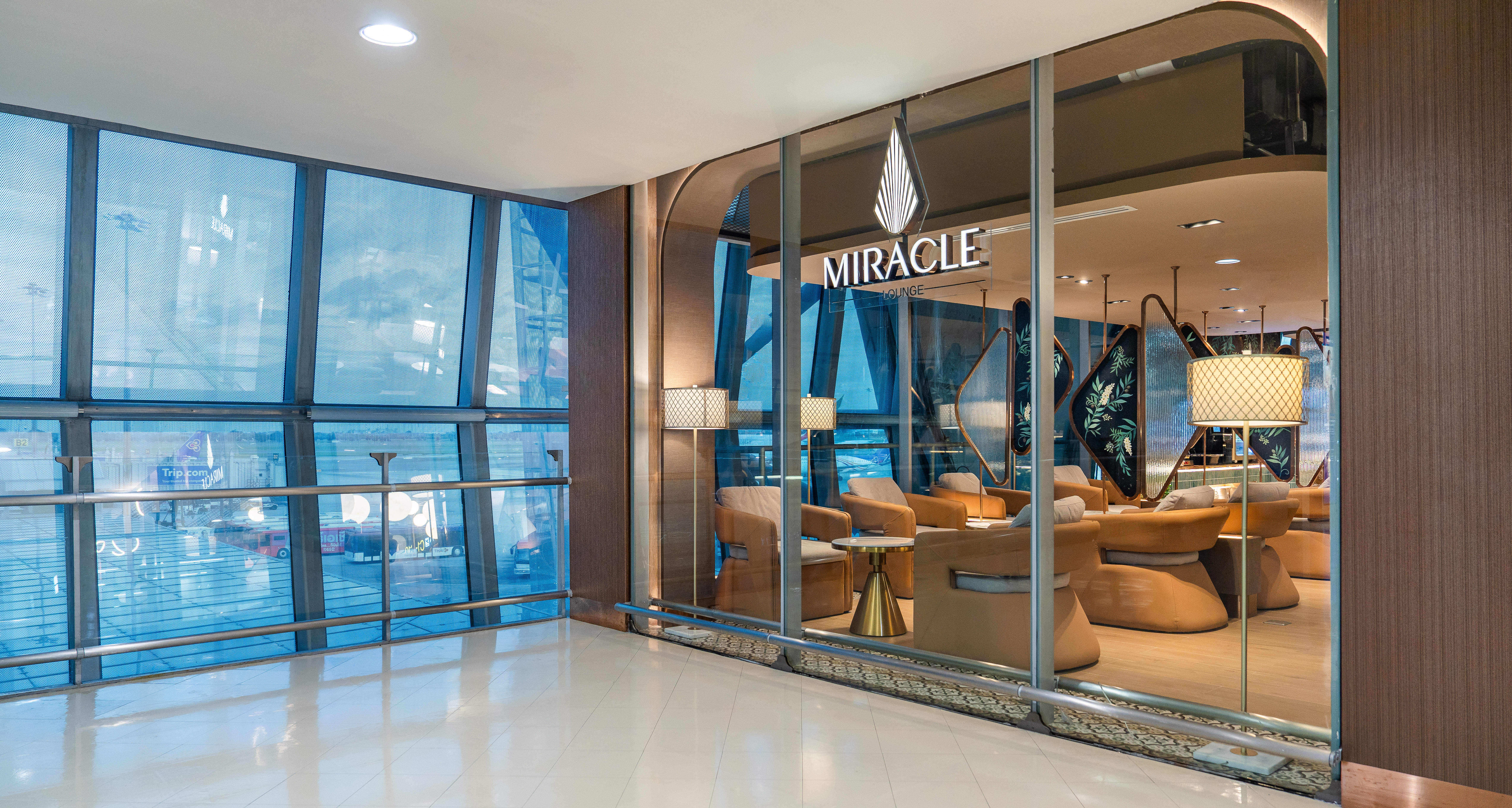 Miracle First Class Lounge, Bangkok Suvarnabhumi Intl, Thailand Miracle First Class Lounge, Bangkok Suvarnabhumi Intl, Thailand