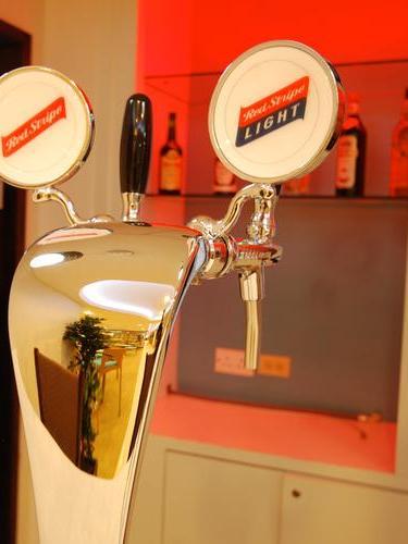 Club Kingston, Kingston Norman Manley Int'l Club Kingston, Kingston Norman Manley Int'l