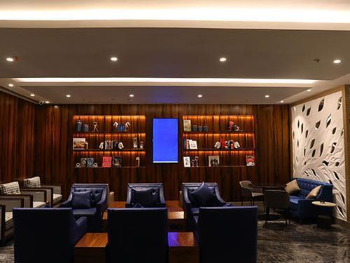 Main Image Main Image