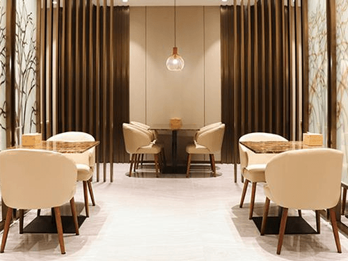 Easy-boarding Lounge