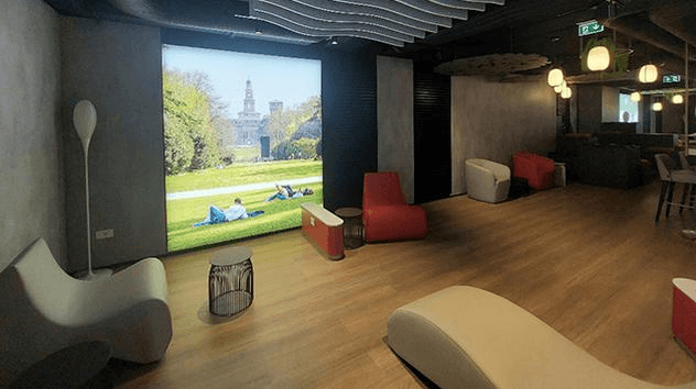 Alda Merini Classic Lounge