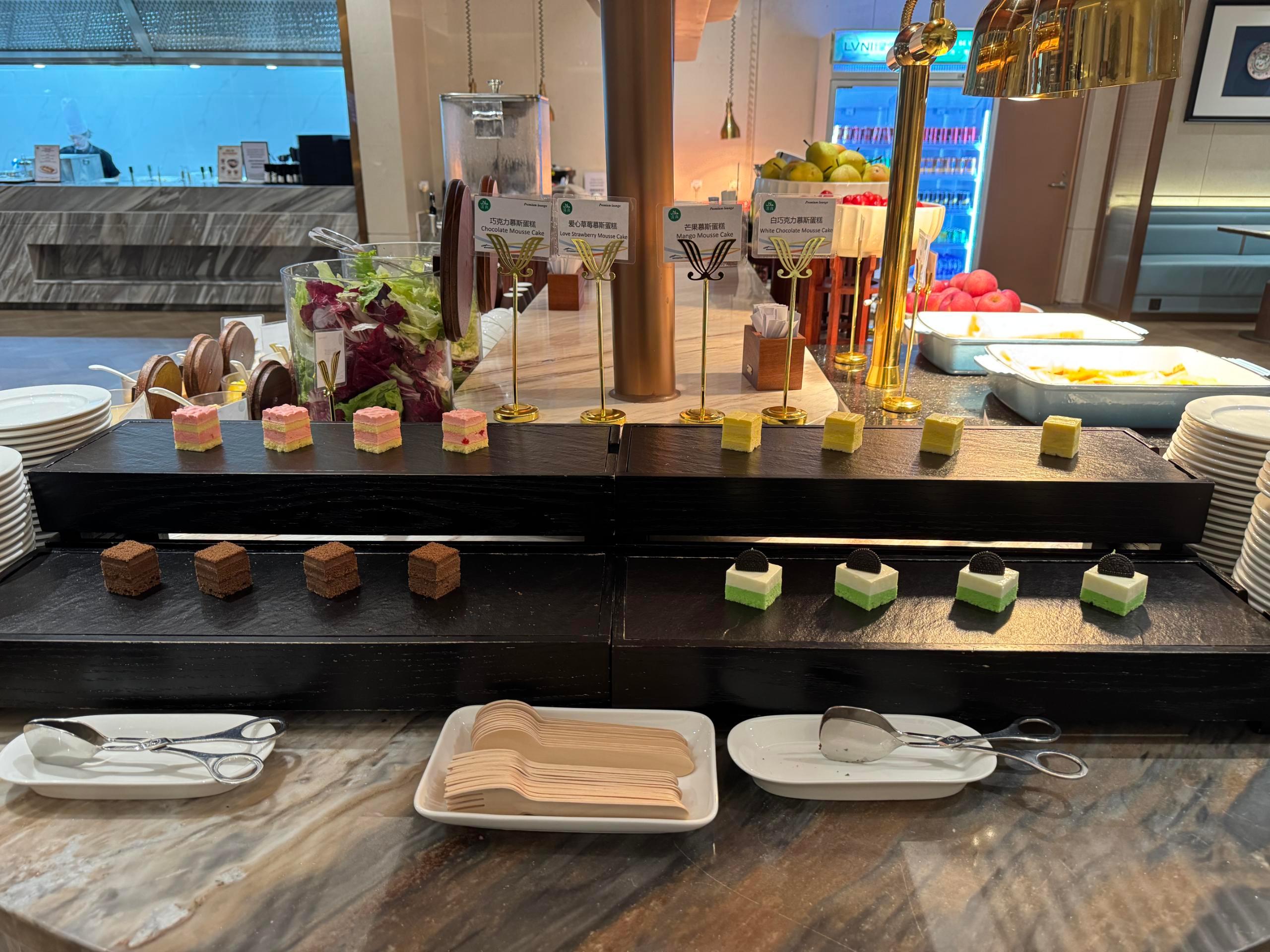Lounge L35, Guangzhou Baiyun International, China Lounge L35, Guangzhou Baiyun International, China
