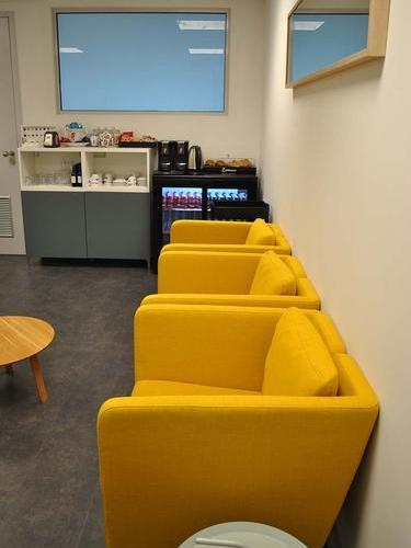 The Lounge - Terminal 2, Brussels South Charleroi The Lounge - Terminal 2, Brussels South Charleroi