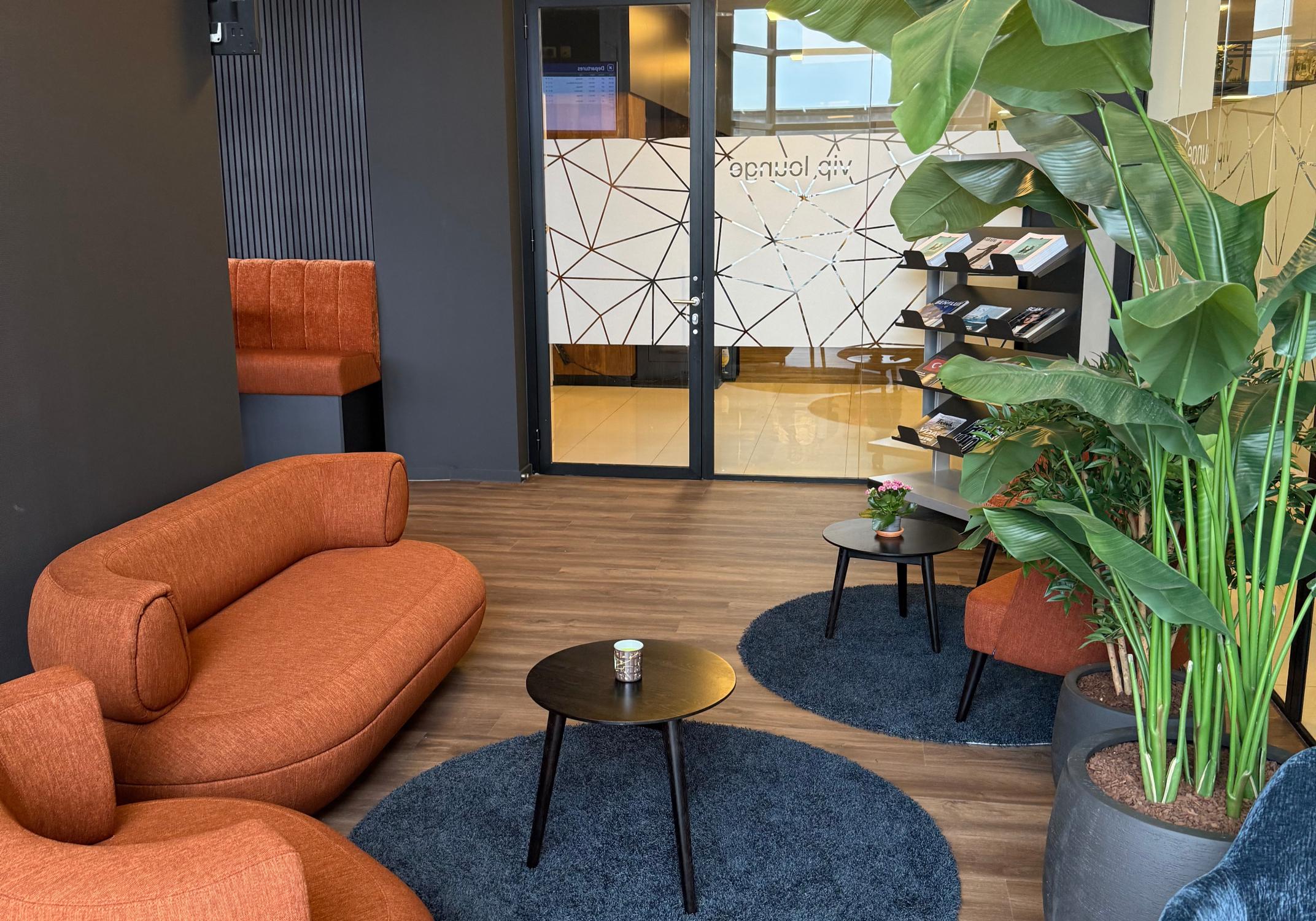 Horizon Lounge, Ostend–Bruges International, Belgium Horizon Lounge, Ostend–Bruges International, Belgium