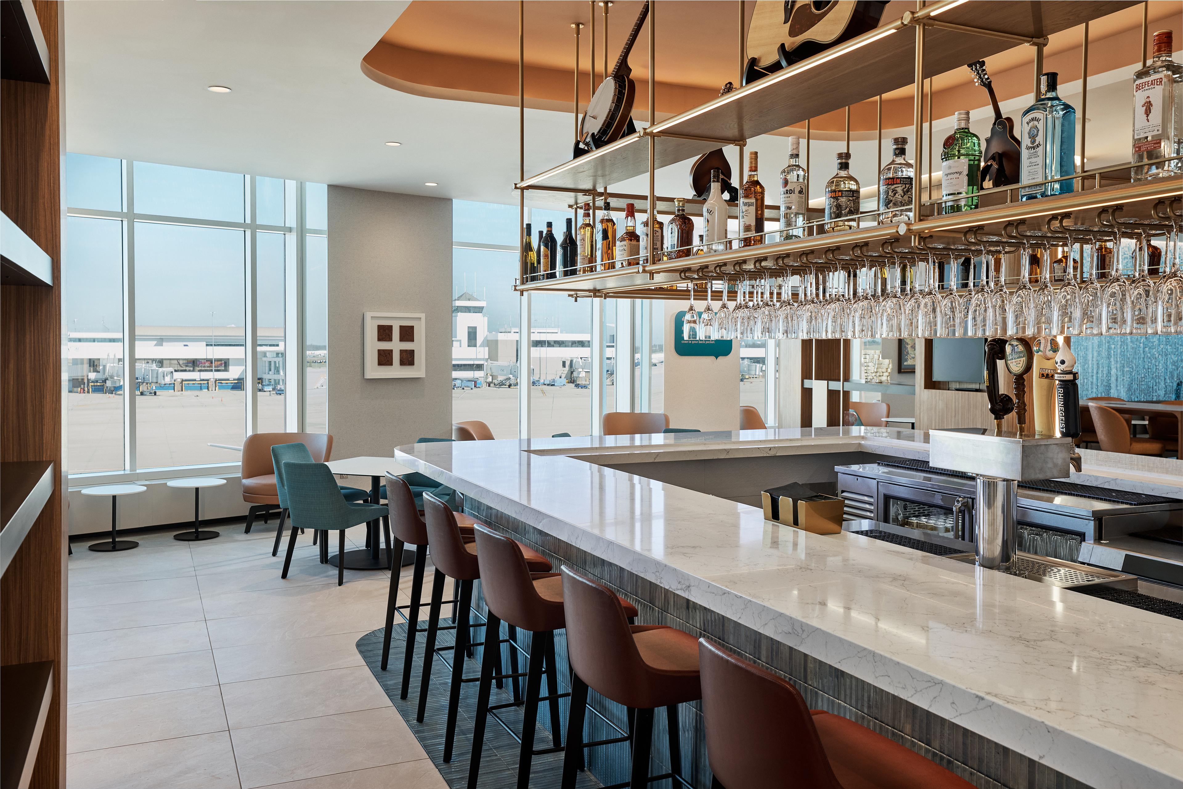 Escape Lounges, Cincinnati OH Cincinnati/Northern Kentucky Intl, USA Escape Lounges, Cincinnati OH Cincinnati/Northern Kentucky Intl, USA