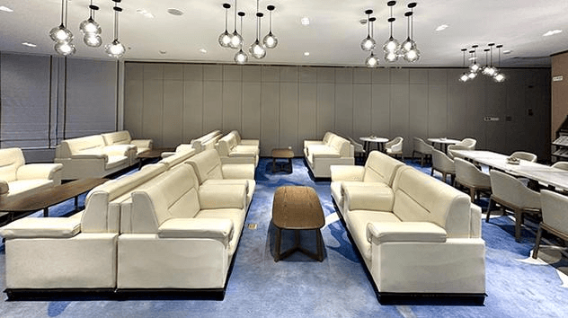First Class Lounge 2