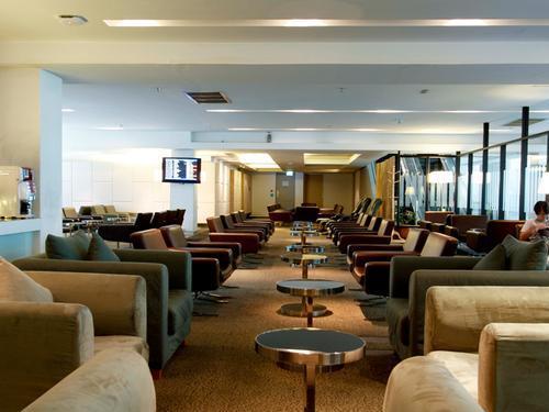 Louis' Tavern CIP First Class (Conc A) Lounge, Bangkok Suvarnabhumi Louis' Tavern CIP First Class (Conc A) Lounge, Bangkok Suvarnabhumi