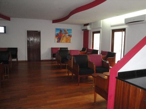 Club Market VIP Lounge, Douala International Club Market VIP Lounge, Douala International