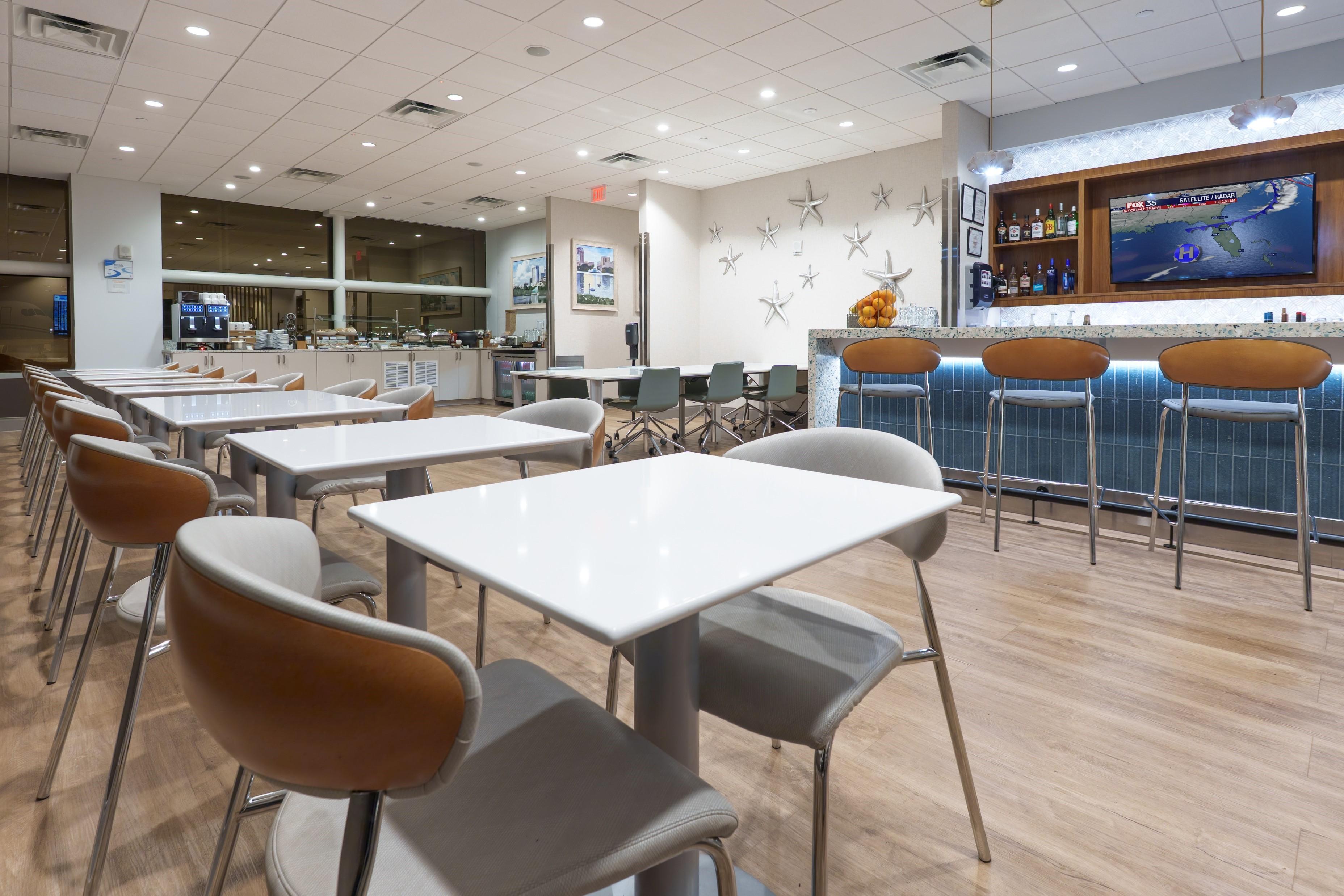 The Club MCO (Gates 1-29), Orlando International, USA The Club MCO (Gates 1-29), Orlando International, USA