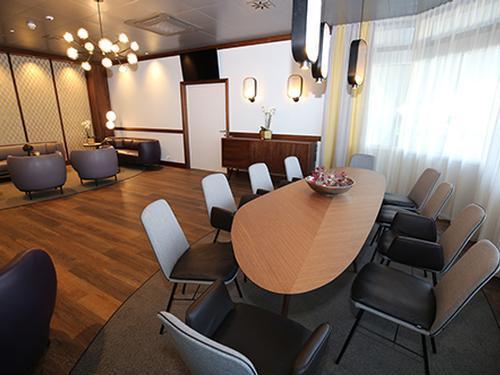 Salzburg Airport Business Lounge, Salzburg, Austria Salzburg Airport Business Lounge, Salzburg, Austria