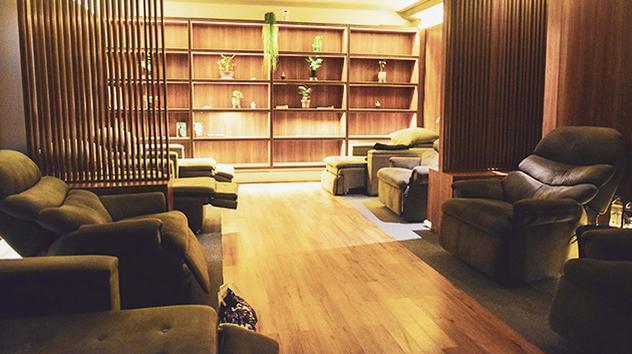 Urban Cowork Airport Lounge