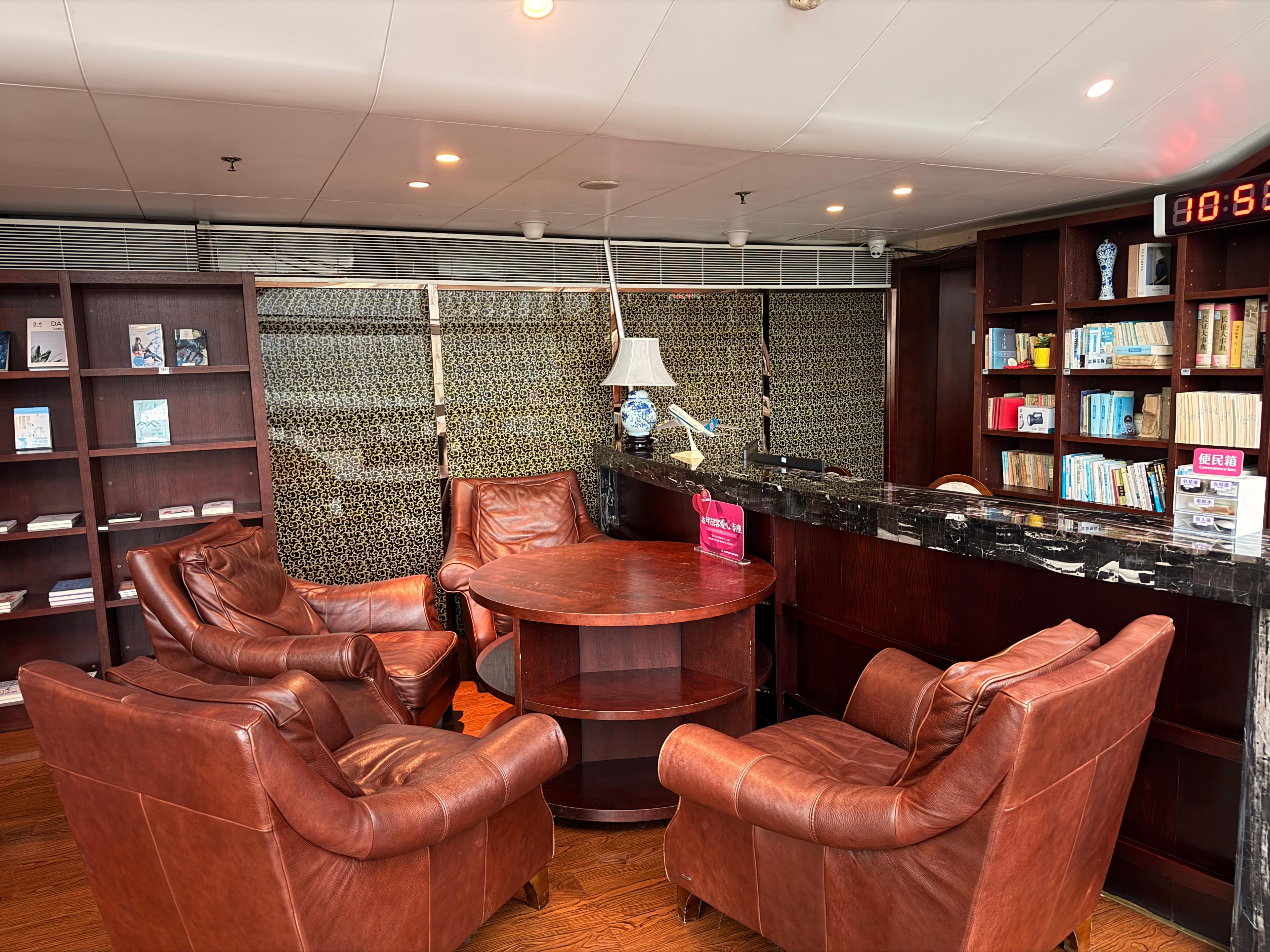 Concept Bookstore Lounge, Nanning Wuxu International, China Concept Bookstore Lounge, Nanning Wuxu International, China