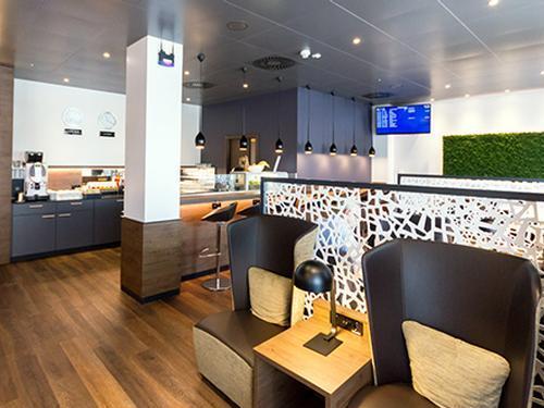 Salzburg Airport Business Lounge, Salzburg, Austria Salzburg Airport Business Lounge, Salzburg, Austria