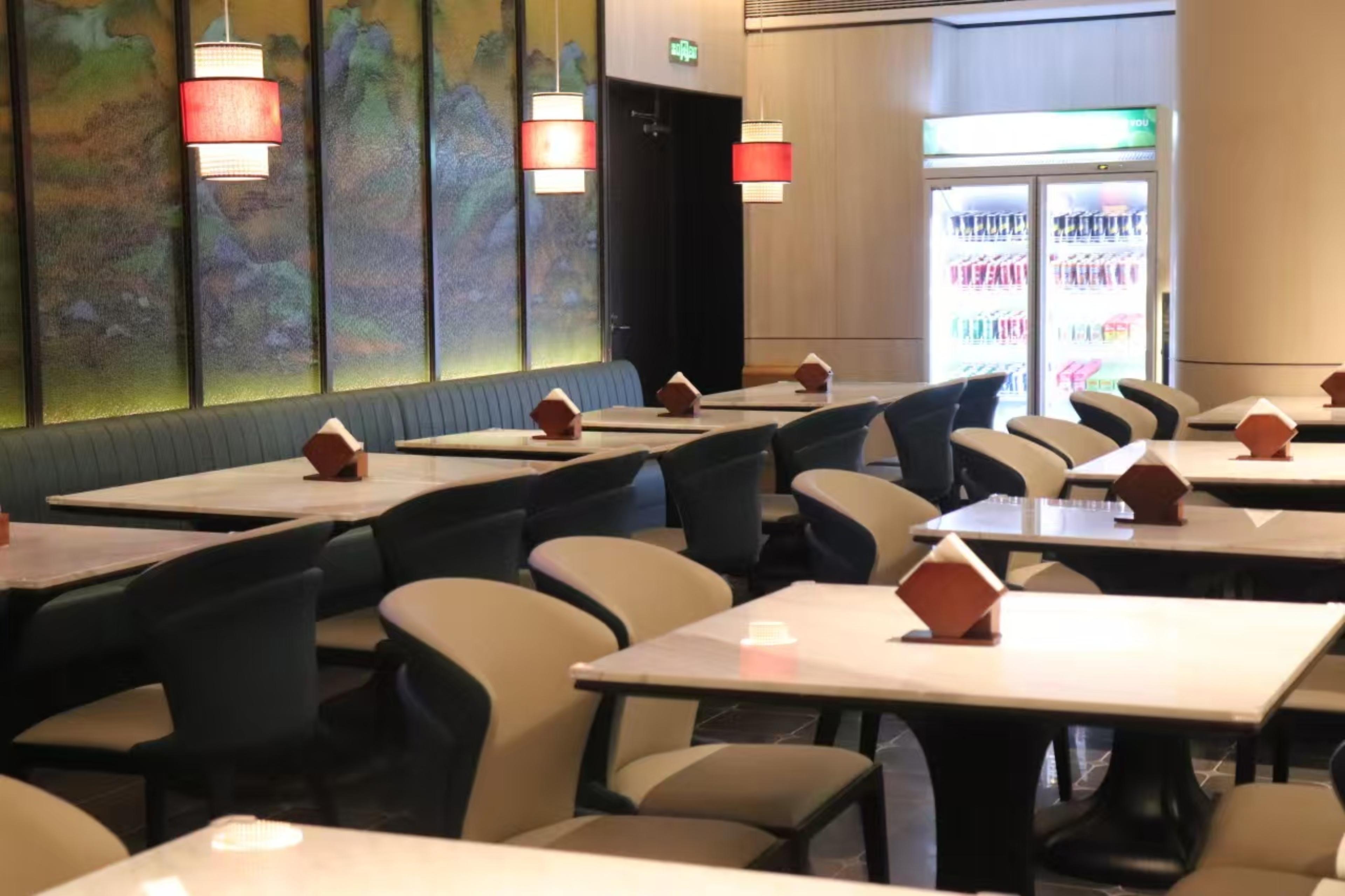 Lounge L33, Guangzhou Baiyun International, China Lounge L33, Guangzhou Baiyun International, China