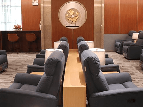 No.15 First Class Lounge