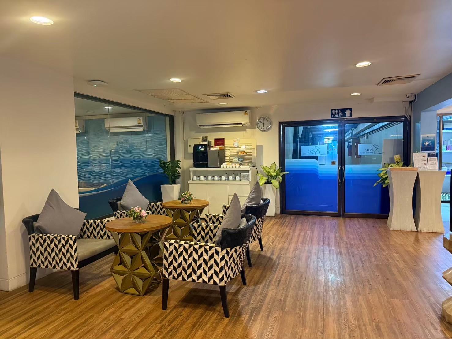 Blue Ribbon Club Lounge, Samui, Thailand Blue Ribbon Club Lounge, Samui, Thailand