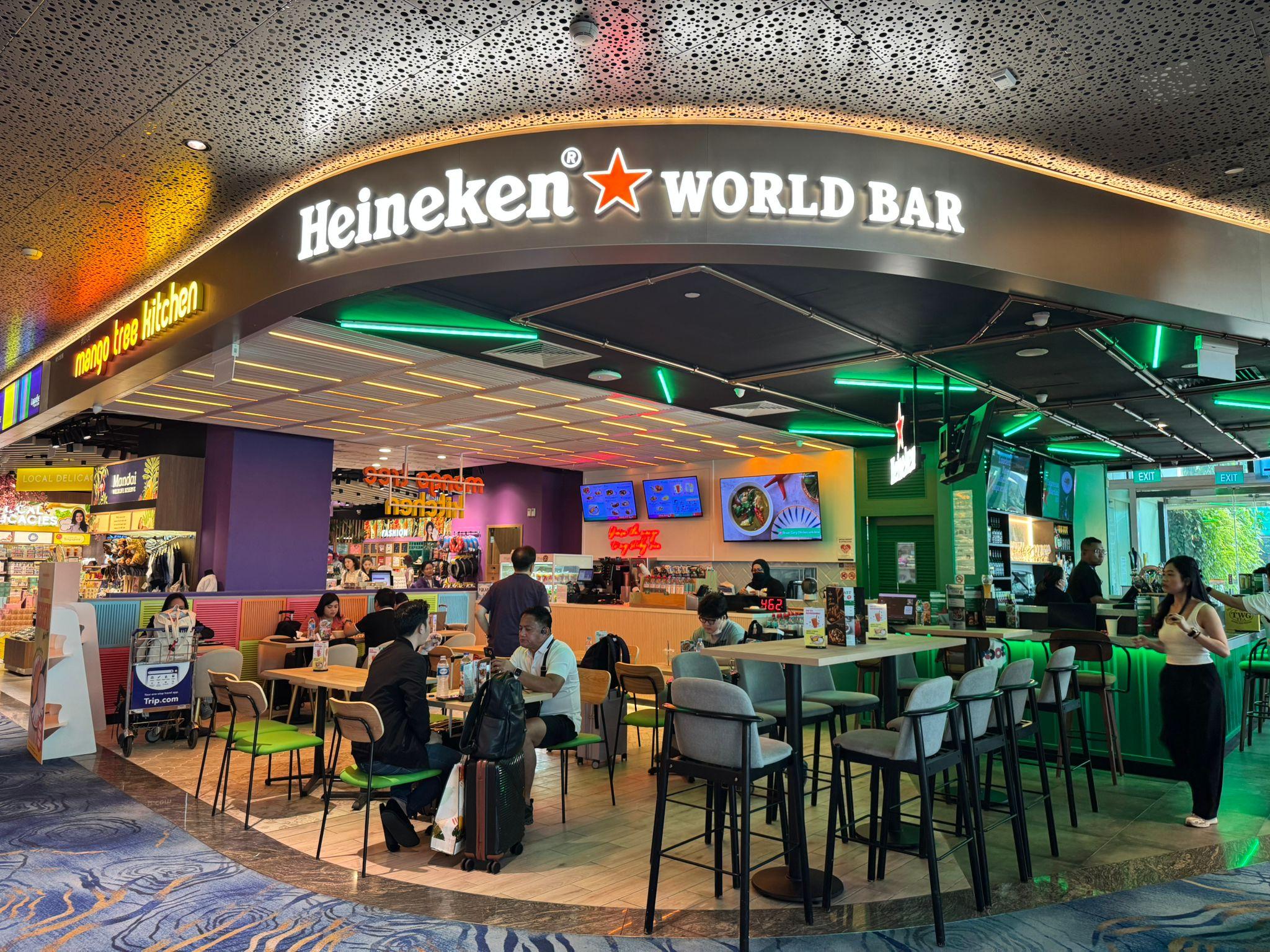 Heineken World Bar, Singapore Changi Airport, Singapore Heineken World Bar, Singapore Changi Airport, Singapore
