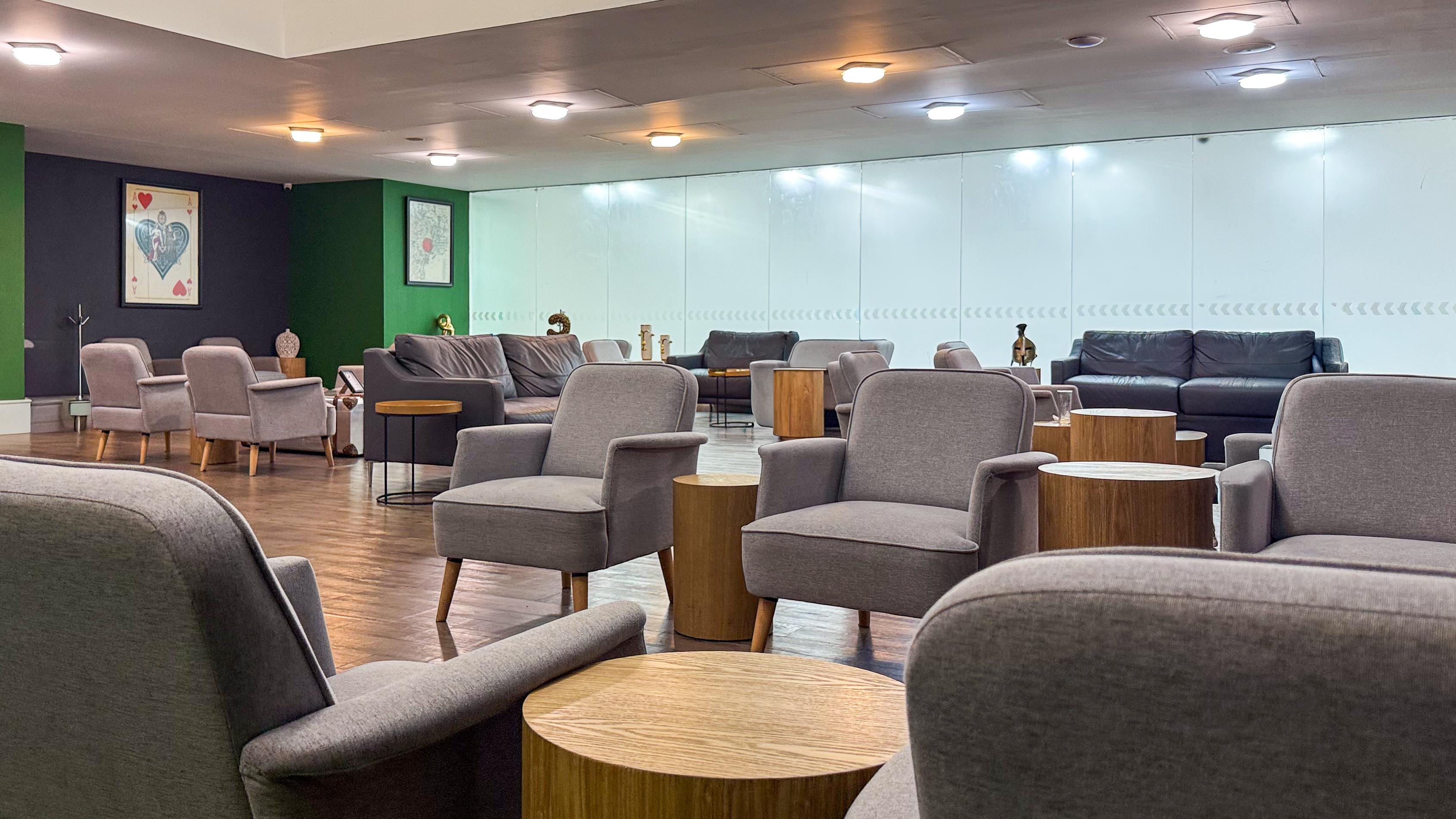 The Grand Lounge Elite