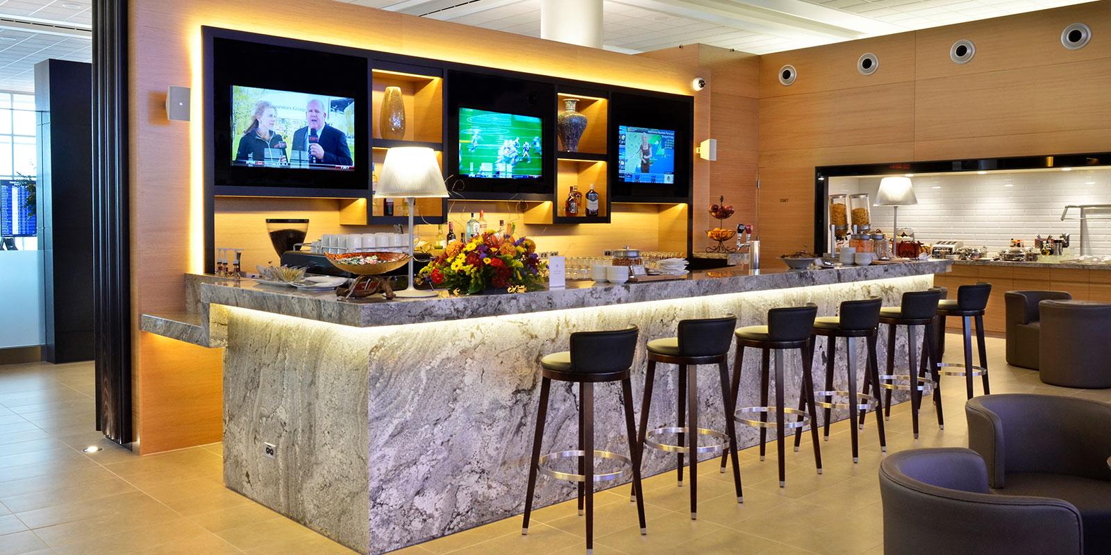 Plaza Premium Lounge, Winnipeg J.A.Richardson International, Canada Plaza Premium Lounge, Winnipeg J.A.Richardson International, Canada