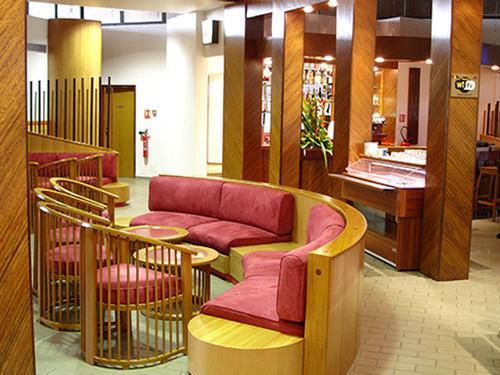 Samba Lounge, Libreville Leon Mba International, Gabon Samba Lounge, Libreville Leon Mba International, Gabon