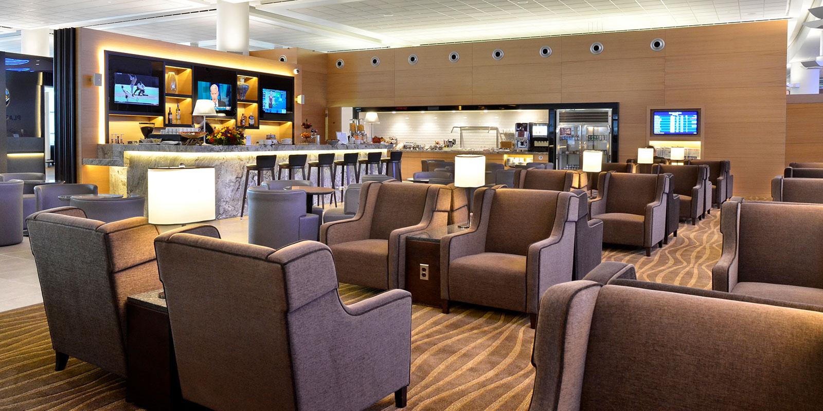 Plaza Premium Lounge, Winnipeg J.A.Richardson International, Canada Plaza Premium Lounge, Winnipeg J.A.Richardson International, Canada