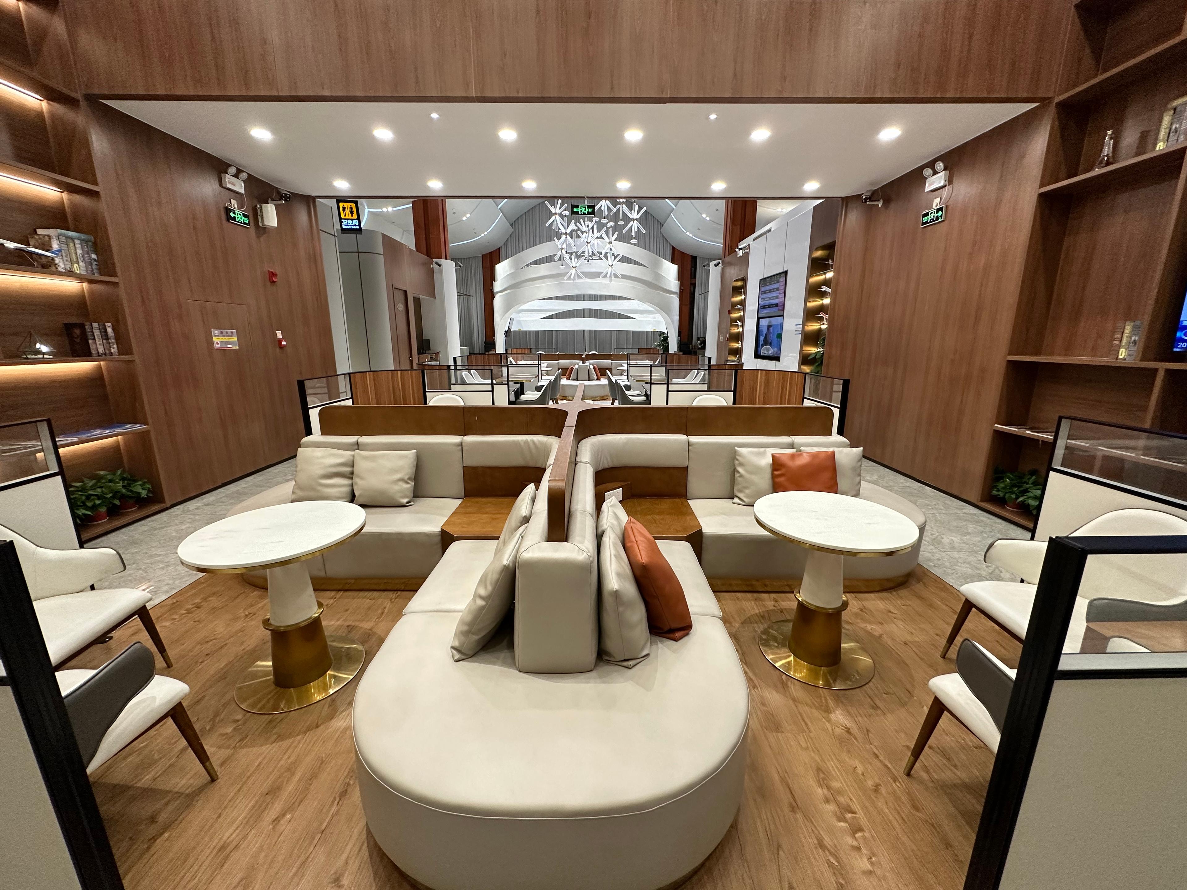 First Class Lounge V3