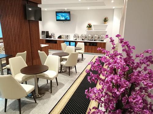 Pearl Lounge