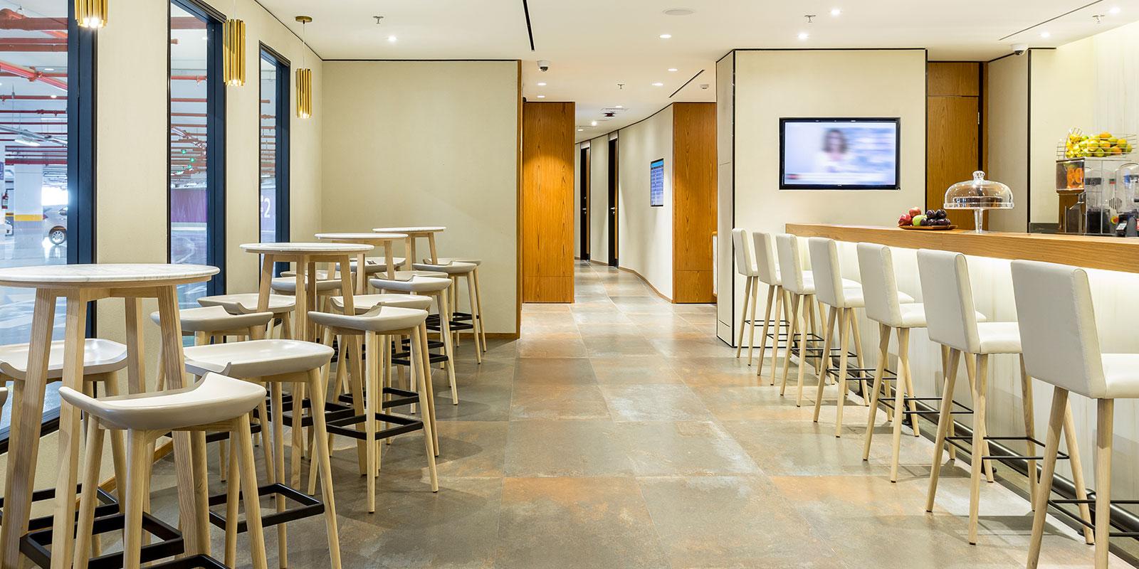 Plaza Premium Lounge, Rio de Janeiro–Galeão International, Brazil Plaza Premium Lounge, Rio de Janeiro–Galeão International, Brazil