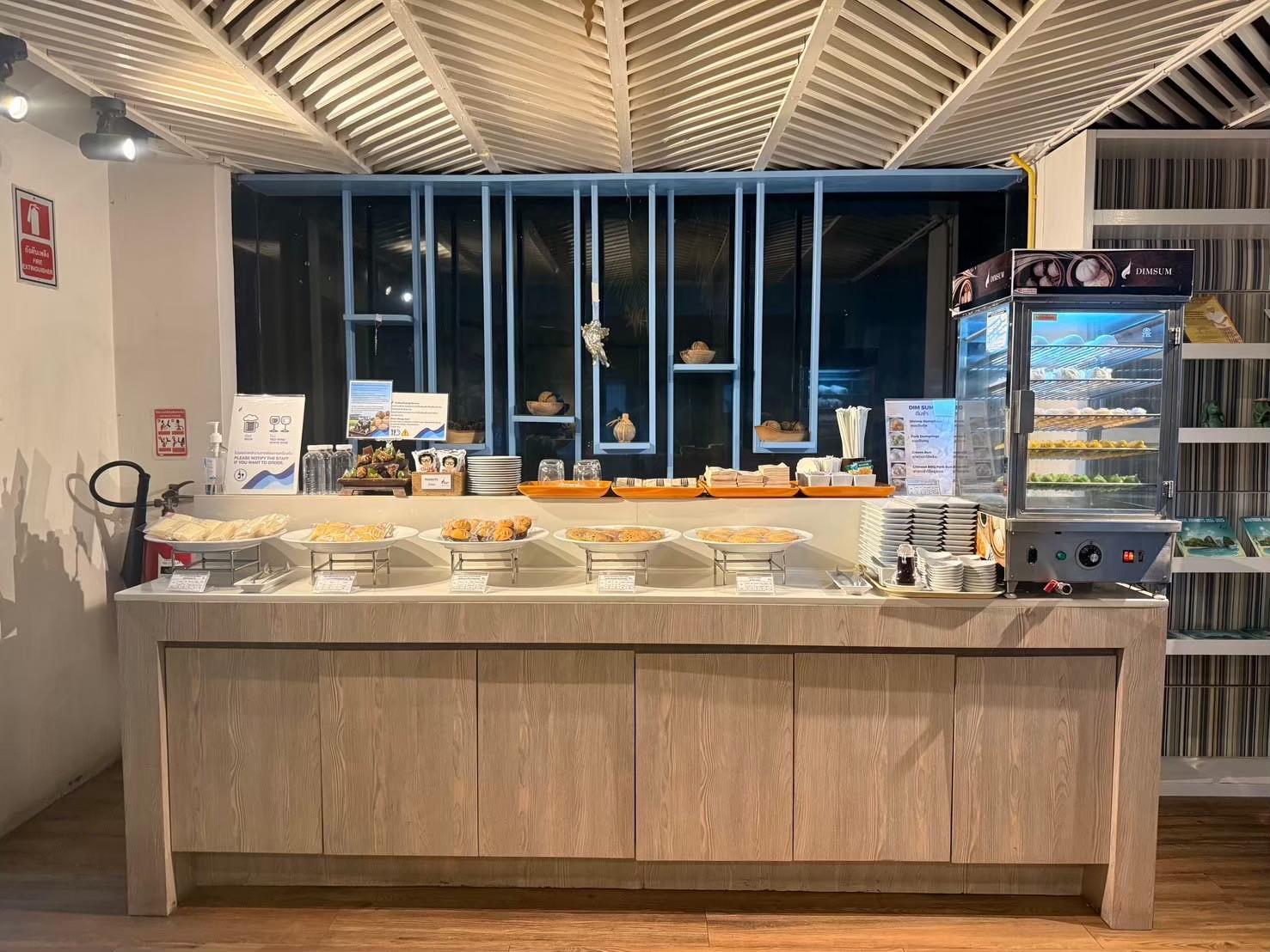 Blue Ribbon Club Lounge, Samui International, Thailand Blue Ribbon Club Lounge, Samui International, Thailand