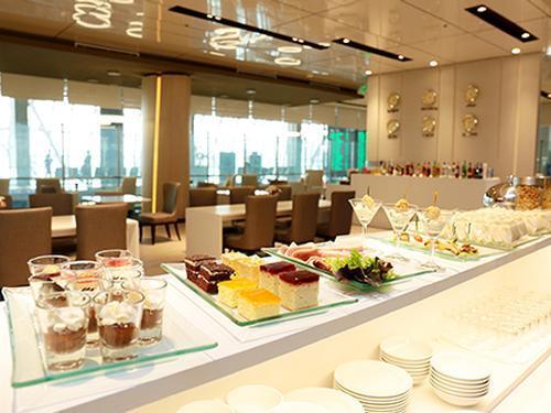 Miracle First Class Lounge, Bangkok Suvarnabhumi Intl, Thailand Miracle First Class Lounge, Bangkok Suvarnabhumi Intl, Thailand