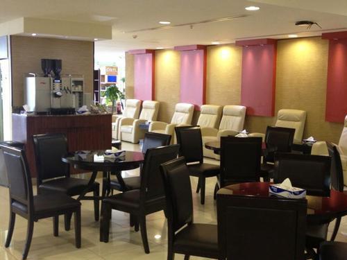 First Class Lounge - Jeddah King A Aziz International - Saudi Arabia First Class Lounge - Jeddah King A Aziz International - Saudi Arabia
