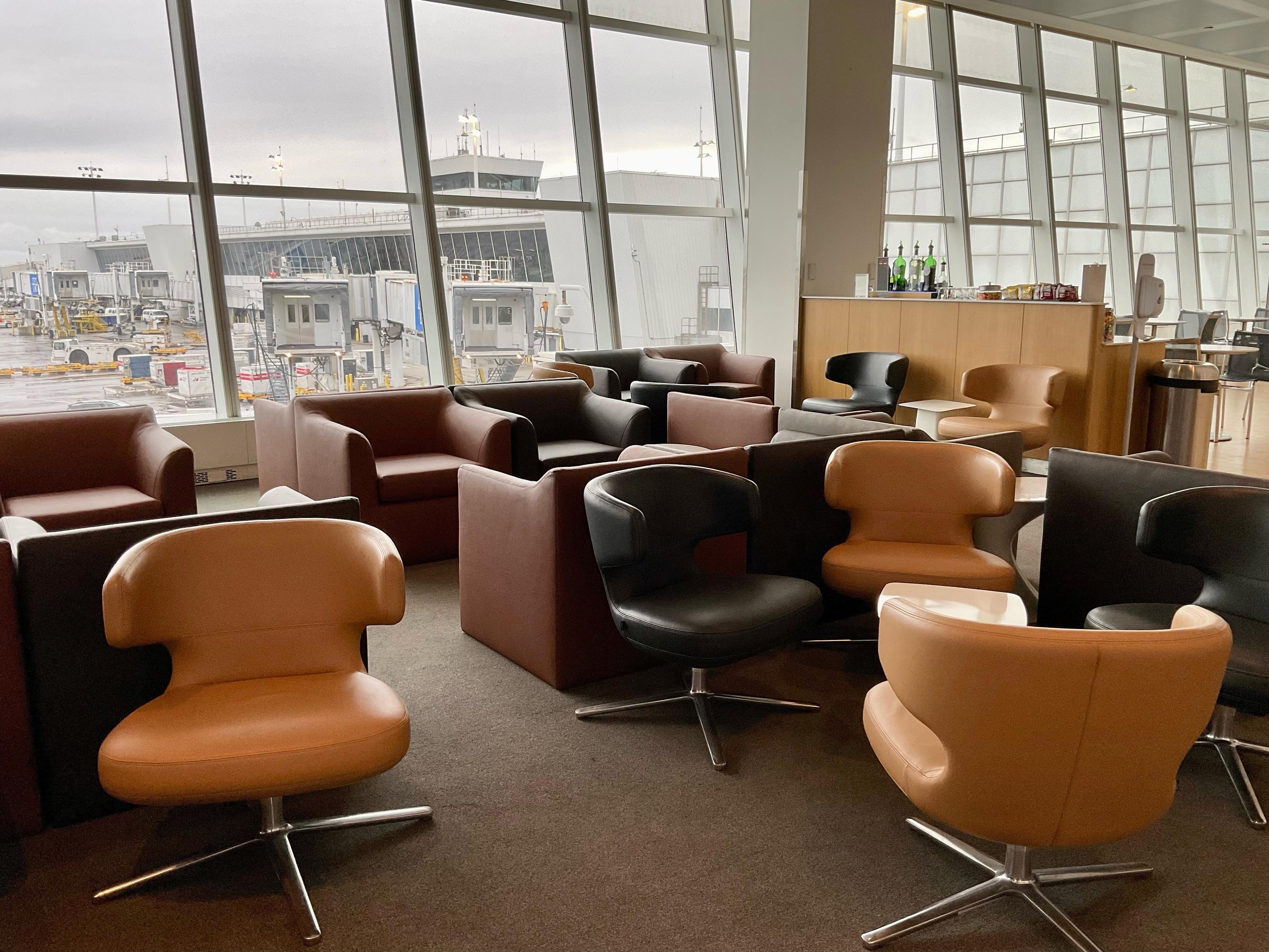 Lufthansa Business Lounge, New York NY JFK International, USA Lufthansa Business Lounge, New York NY JFK International, USA